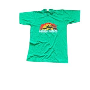 Green size Large Embroidred Hakuna Matata shirt